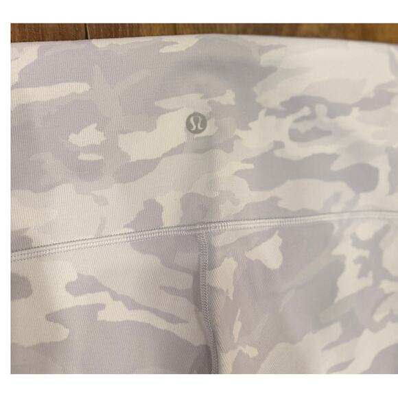Lululemon Wunder Under High-Rise Crop 23" Leggings in Gray Camo Jacquard size 6 - Picture 7 of 9